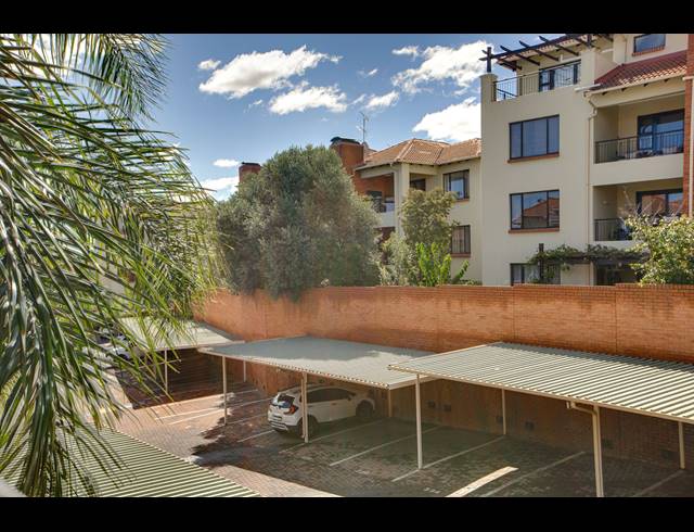 1 BEDROOM APARTMENT BLOCK FOR SALE IN SUNNINGHILL